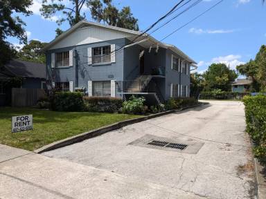 Main picture of 1225 Park Lake St