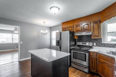 Main picture of 1214 Helena Dr
