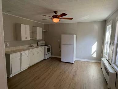 Main picture of 186 South Main Street