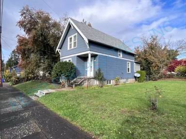 Main picture of 4607 SE Taylor St