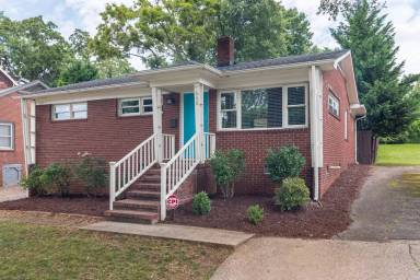 Main picture of 550 W Kingston Ave