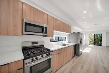 Main picture of 5456 Barton Ave