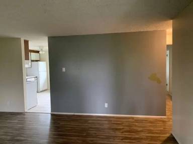 Main picture of 703 Broadway St