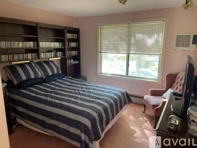 Main picture of 221 Ledge Dr