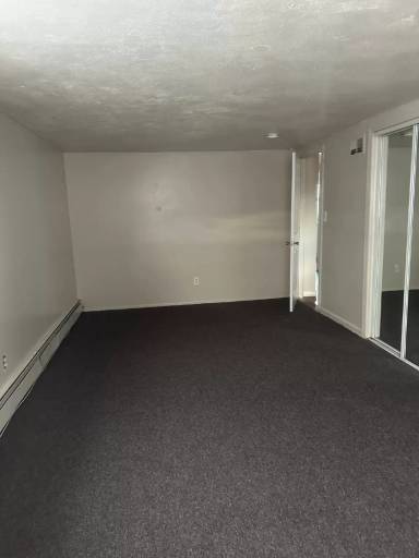 Main picture of 15 Essen Dr