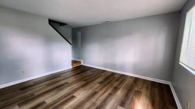 Main picture of 190 E Norwich Ave - A