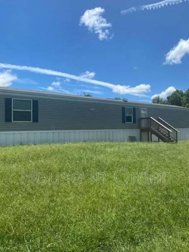 Main picture of 114 Shamrock Park Dr