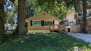 Main picture of 2357 Glenview Blvd