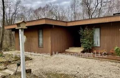 Main picture of 3 Glassmoyer Ln