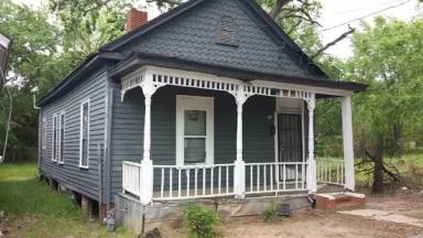 Main picture of 532 Moore Ave