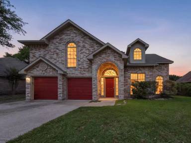Main picture of 132 Overbrook Dr