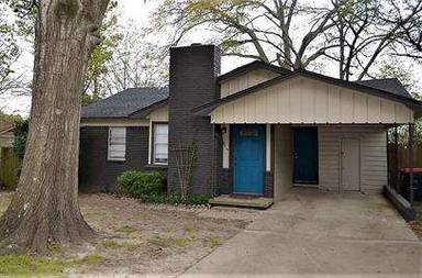 Main picture of 2401 Plume Dr