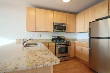 Main picture of 4 E 9th St