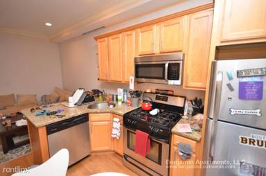 Main picture of 11 Lothrop St