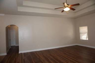 Main picture of 307 Windmill Way