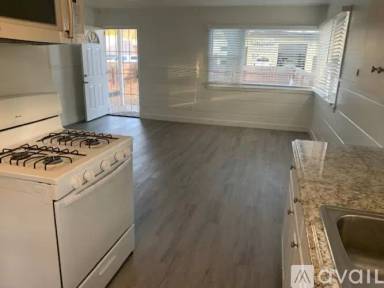 Main picture of 5460 Traffic Way