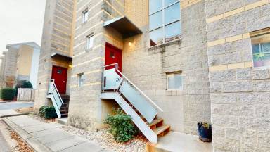 Main picture of 2008 Atherton Heights Ln