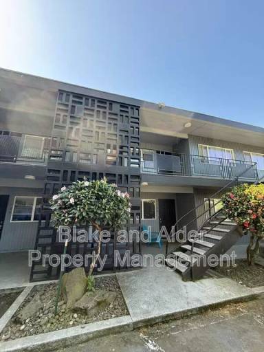 Main picture of 5950 SW Hall Blvd