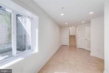 Main picture of 1130C N Front St