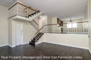 Main picture of 10030 Owensmouth Ave