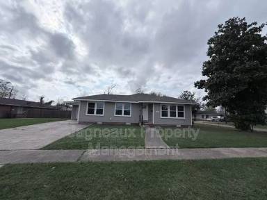 Main picture of 3502 Center St