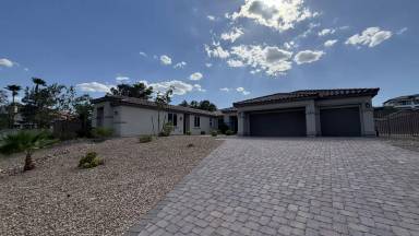 Main picture of 4709 N Park St