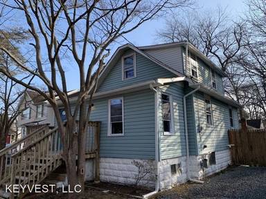 Main picture of 610 Oak Ave