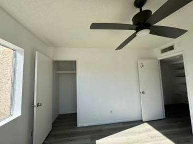 Main picture of 2440 E Waltann Ln