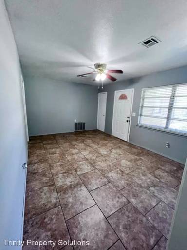 Main picture of 622 SW 3rd St