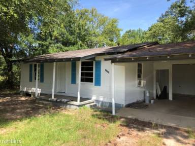 Main picture of 2424 Highway 278 W