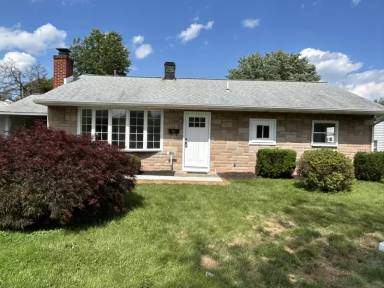 Main picture of 104 Elmwood Rd