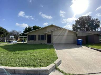 Main picture of 6021 Mimosa Ln