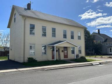 Main picture of 36 Canal St