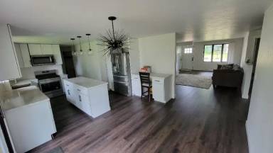 Main picture of 413 Moon Glow Dr