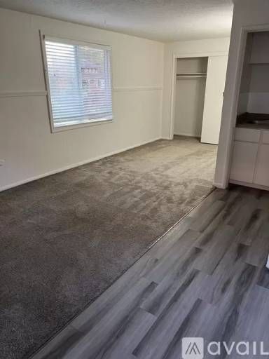 Main picture of 6830 N Columbia Way