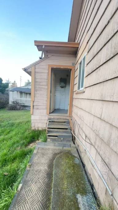 Main picture of 63718 Ellen St
