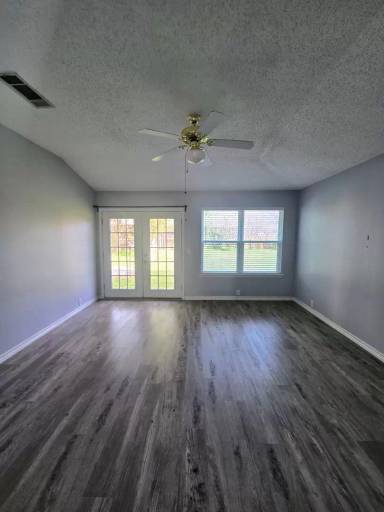 Main picture of 2304 Meade Ct