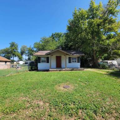 Main picture of 2251 N Spencer Ave