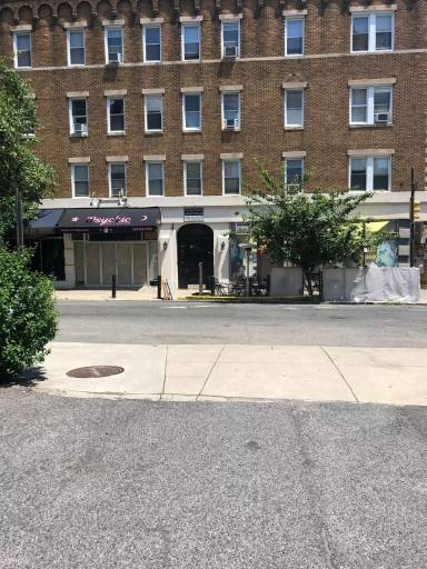 Main picture of 345 S 13th St