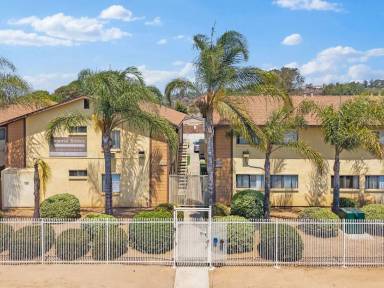 Main picture of 5460 Imperial Ave