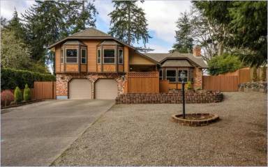 Main picture of 8724 Lake Steilacoom Point Rd SW