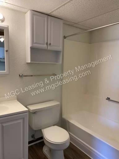 Main picture of 305 SE Grand Ave