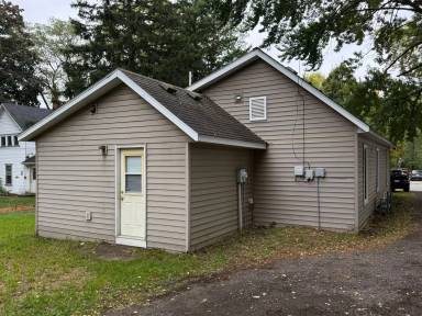 Main picture of 1214 9th St E