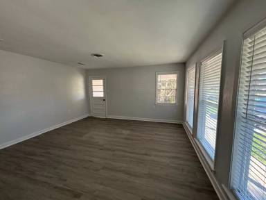 Main picture of 8447 S Parkland Dr