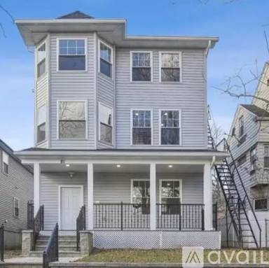 Main picture of 81 N Grove St