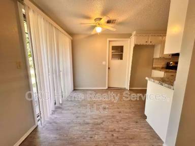 Main picture of 9313 NE Stardust Ln