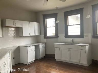 Main picture of 2210 Duncan St