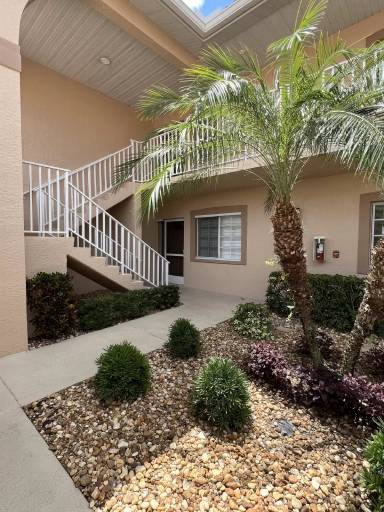 Main picture of 9060 Michael Cir