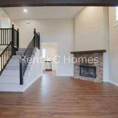 Main picture of 15930 W 123rd St