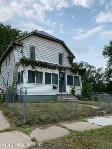 Main picture of 711 Vinton St
